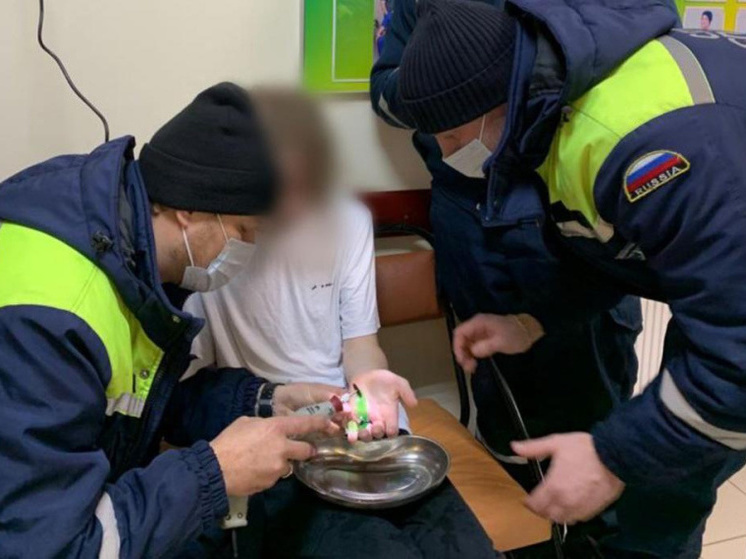 Спасатели Нижневартовска помогли подростку снять застрявшее кольцо