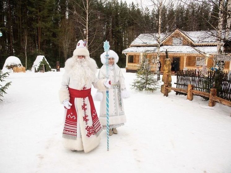 Юрий Зайцев посетил новую резиденцию марийского Деда мороза в Марий Эл