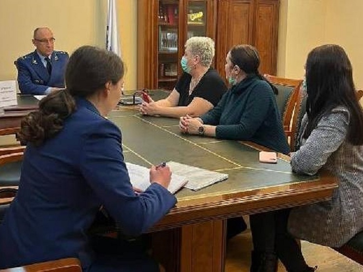 Прокурор НАО провел встречу с гражданами в приемной Президента РФ