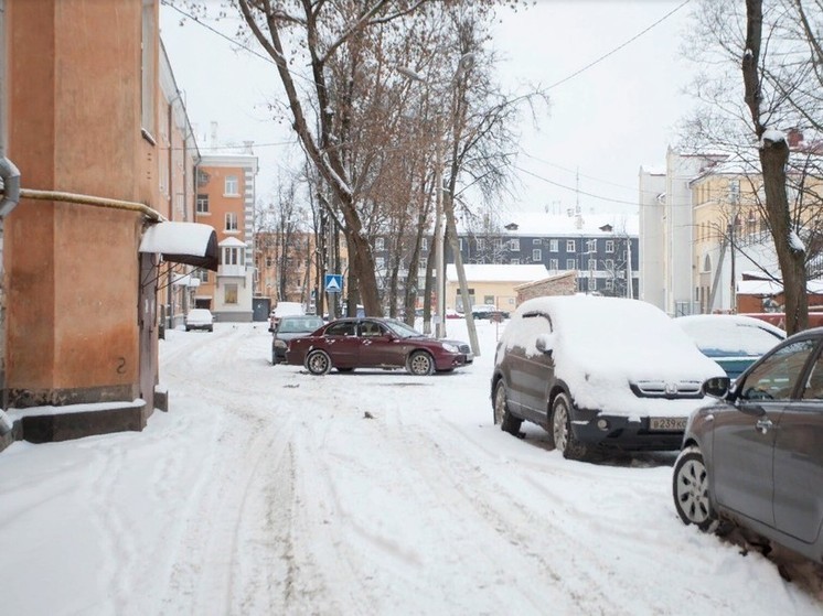 Куда пожаловаться на снег во дворе