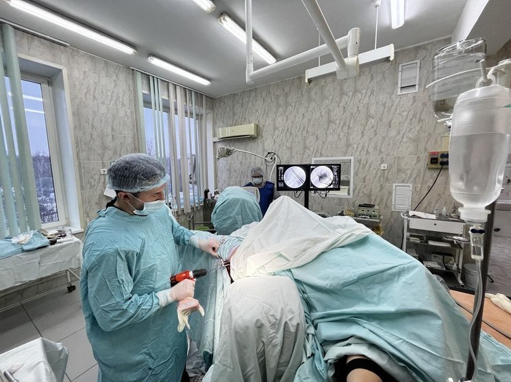 Лобненские хирурги спасли пациентку с переломом шейки бедра