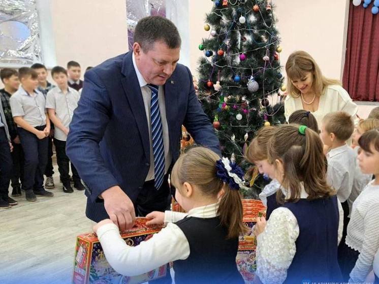 Более 230 детей из Антрацита приедут на елки на Ставрополье