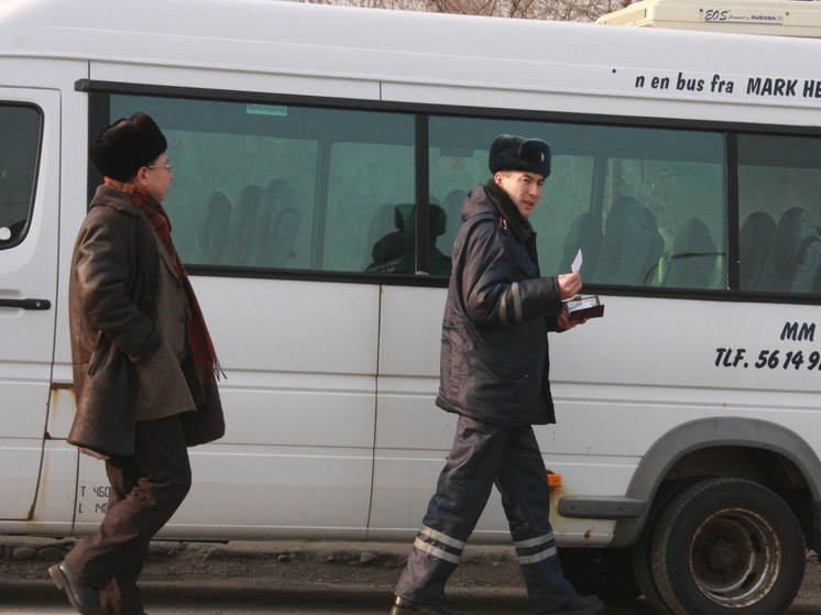 В Кыргызстане ловят водителей с незаконными тонированными стёклами