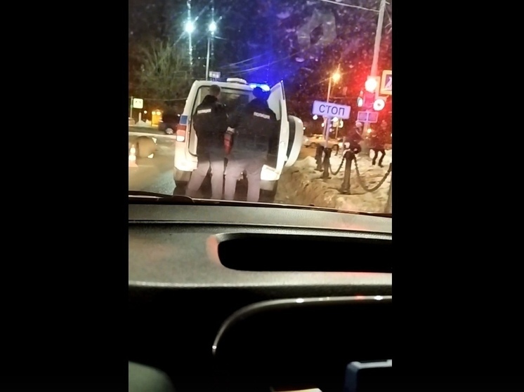 Агрессивного неадеквата, который бегал по дорогам в Твери, задержали