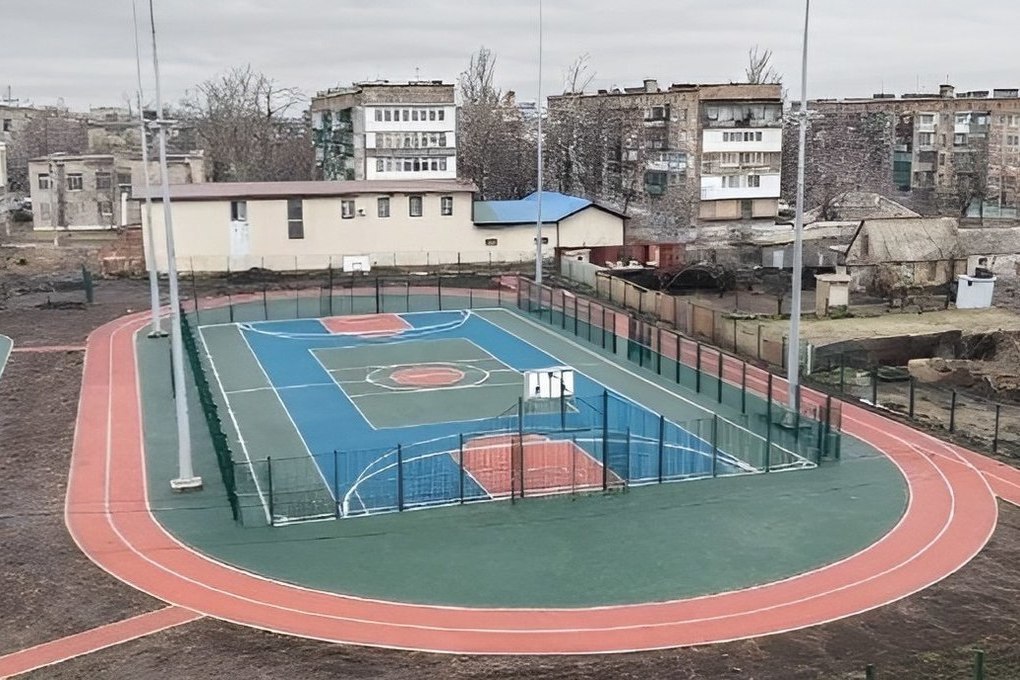В Дебальцево появился новый стадион