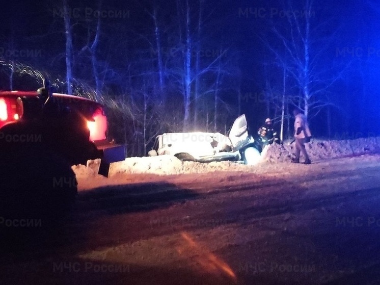 В Кардымовском районе в ДТП пострадали водитель и пассажир УАЗа