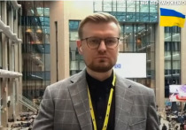 Украинский ведущий «24 канала» Алексей Печий отказался возвращаться на родину после завершения саммита Евросоюза, на который был аккредитован