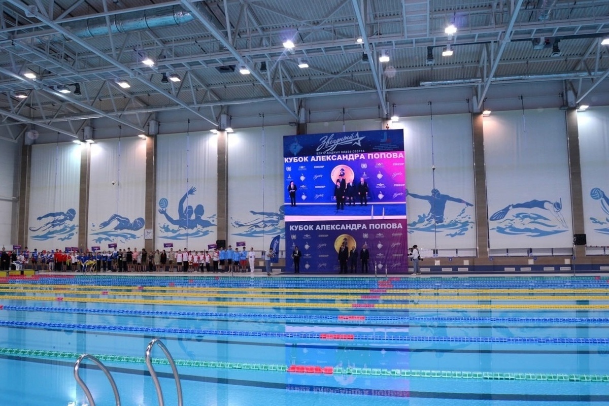 World record holder Alexander Popov holds a youth swimming tournament in Tomsk