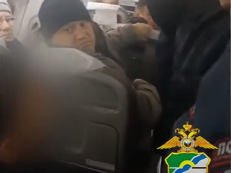 В аэропорту Барнаула полицейские задержали пьяного авиадебошира