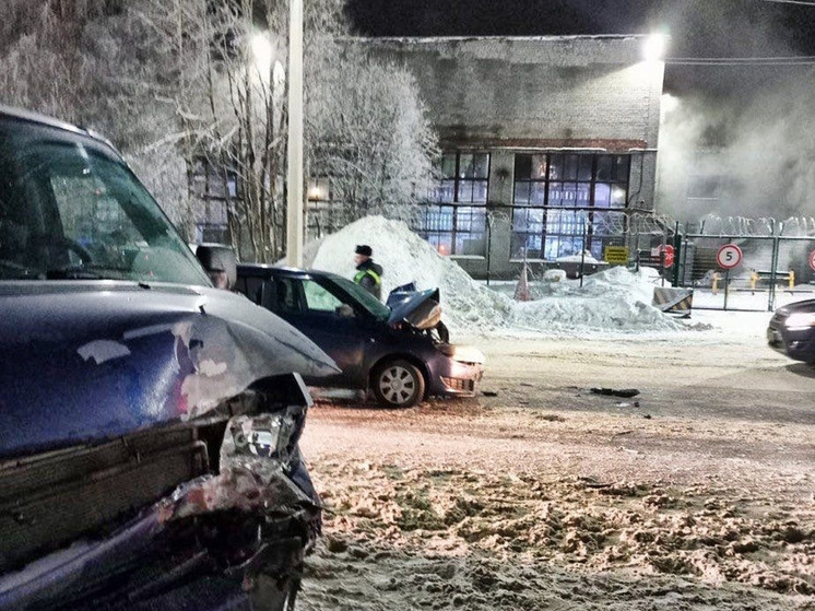В Кандалакше столкнулись Skoda Fabia и Volkswagen T4