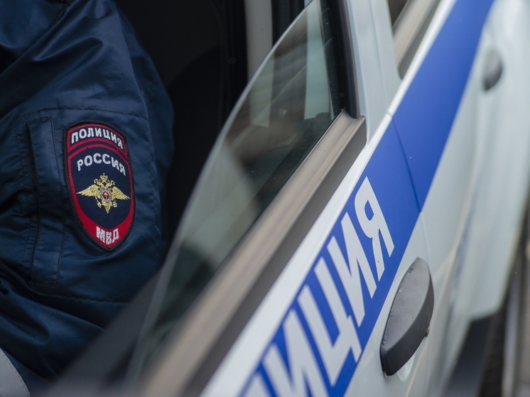 Женщина украла мужскую сумку в одном из баров в Твери