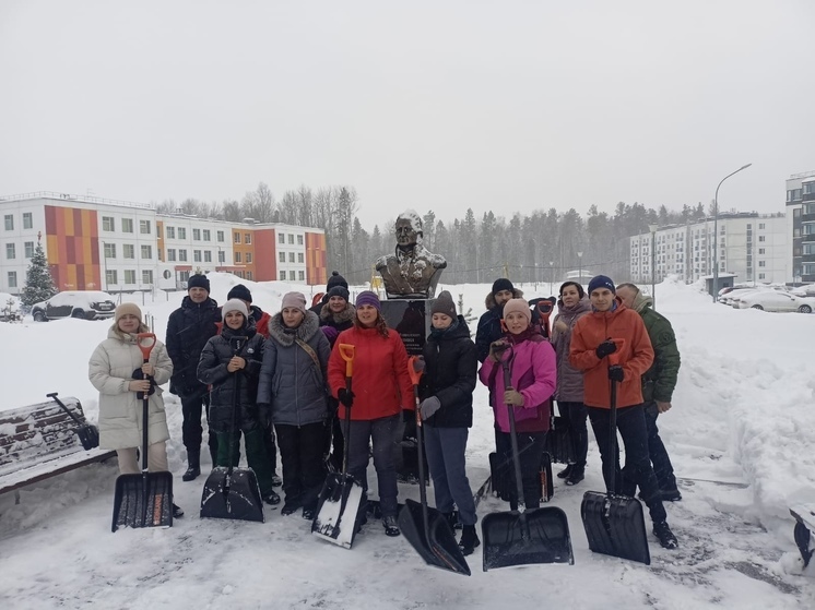 Десятки жителей Петрозаводска вышли на субботник