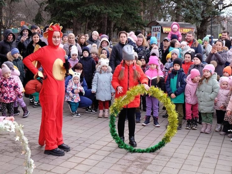 В Пятигорске проходит марафон новогодних ёлок