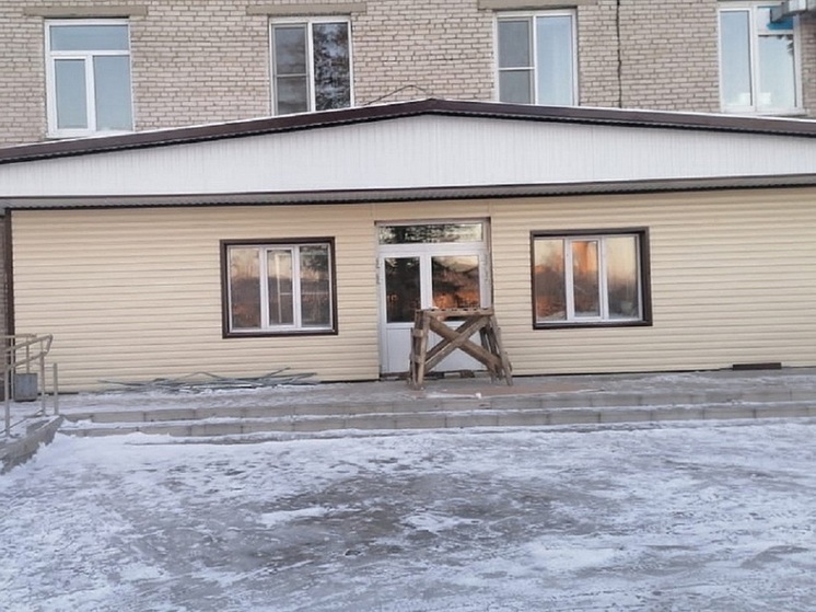В Алтайском крае ремонтируют больницы Топчихе и Славгороде