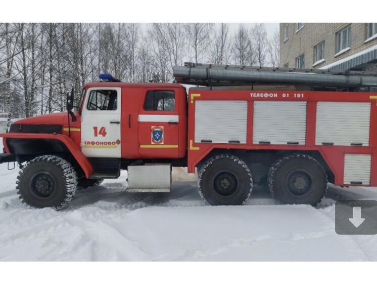 Чердак в бане выгорел при пожаре в Сафонове
