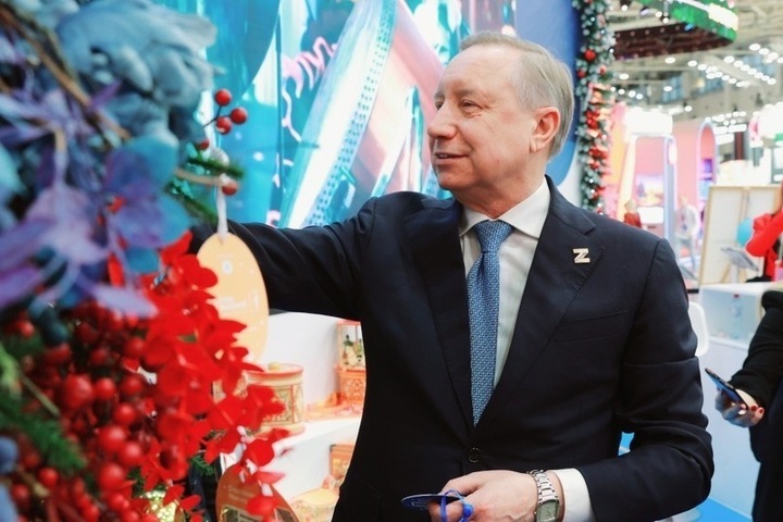 Александр Беглов посетил выставку «Россия» в день Санкт-Петербурга