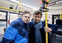 Радимов выложил фото с тренером «Зенита» Семаком в городском автобусе