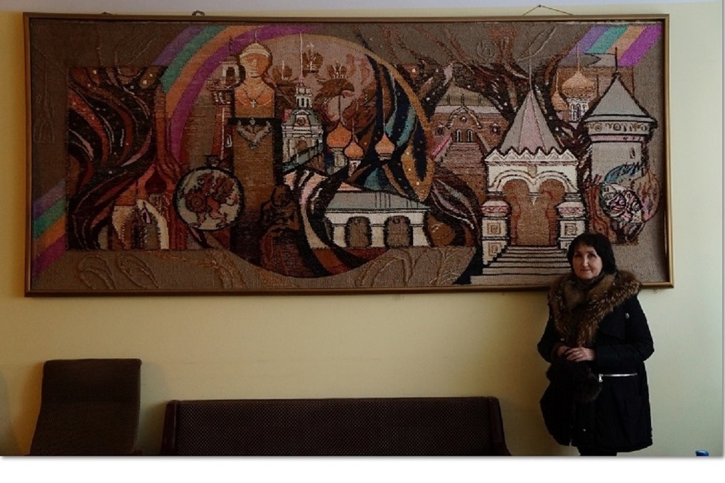 В мэрии Костромы открылась выставка гобеленов работы Елены Семеновой