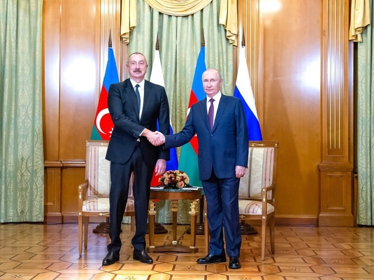 Владимир Путин поздравил президента Азербайджана Ильхама Алиева с днем рождения