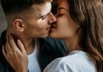 Исследователи: поцелуй – не просто поцелуй
