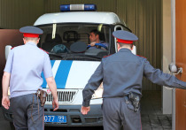 27-летний пьяный водитель из Катав-Ивановска (Челябинская область) угнал служебную "Ниву", пока на него оформляли протокол за пьяное вождение, пишет Ural Mash