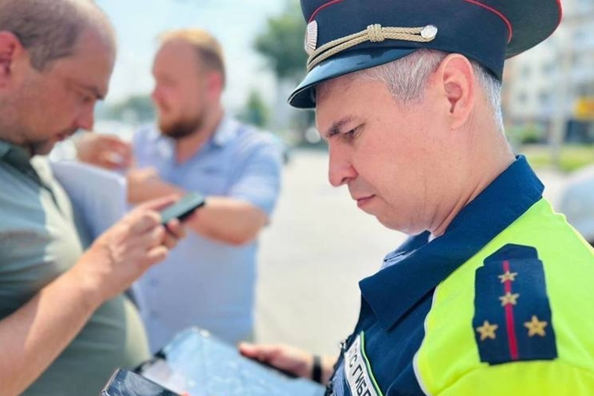 Приставы в Екатеринбурге арестовали два автомобиля в ходе рейда