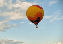 В Алтайском крае путешественники хотят пролететь на воздушном шаре из Барнаула в Бийск. Расстояние составит свыше 100 километров. Уложиться планируют за шесть-восемь часов.