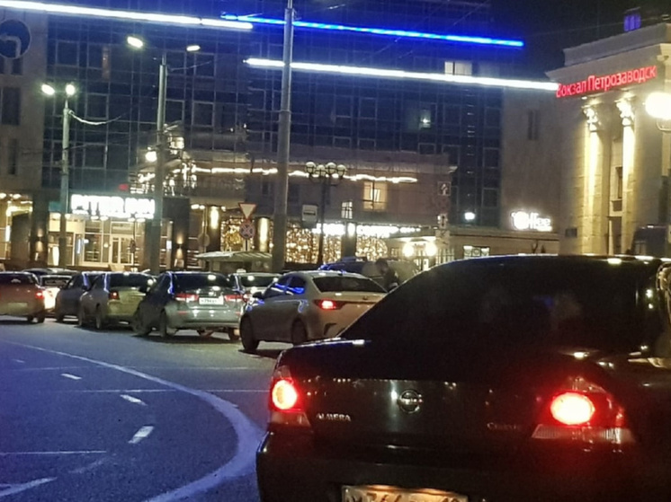 Парковаться у ж/д вокзала Петрозаводска запретят с 25 декабря