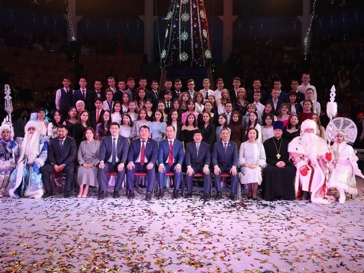 В Елке главы Якутии приняли участие 700 школьников республики