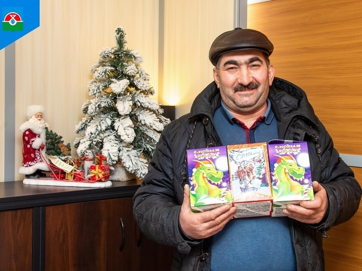 Бизнесмены Правохеттинского подготовили новогодние подарки для детей поселка