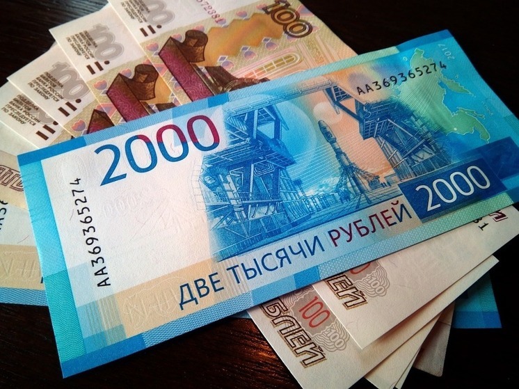 Жители Алтайского края в декабре дважды получат пенсии и детские пособия