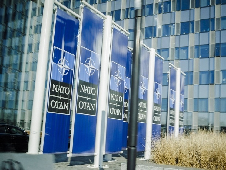 Экс-разведчик ВС США Риттер: силы НАТО не могут сравниться с армией России