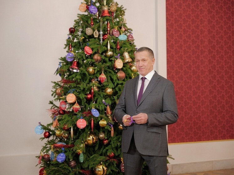 Юрий Трутнев исполнит новогодние желания семи детей
