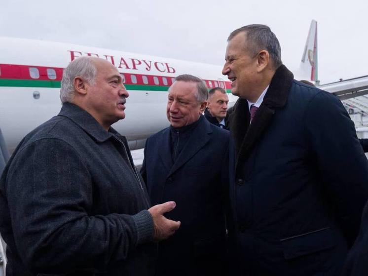 Лукашенко прибыл в Петербург для участия в саммитах ЕАЭС и СНГ