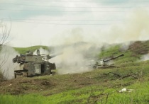 Эксперт Центра военно-политической журналистики Борис Рожин разместил в своем телеграм-канале видеозапись, на которой запечатлен горящий танк Вооруженных сил Украины (ВСУ).