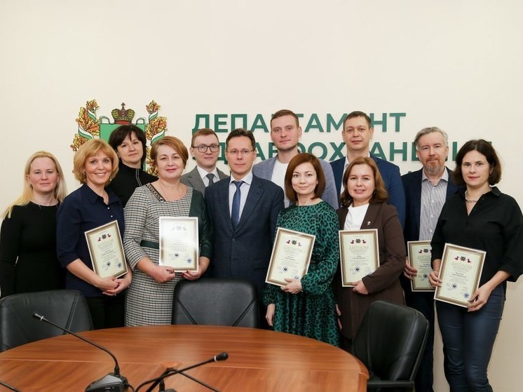 12 врачей стали лауреатами премий Томской области