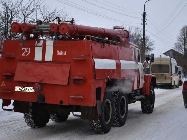 В поселке Олымский Курской области в гараже сгорела ВАЗовская «двенашка»