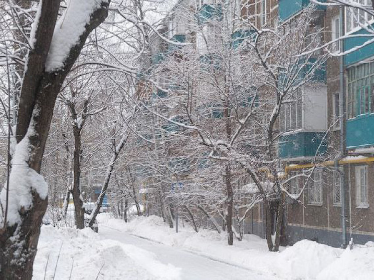 В Курске составили 88 актов в отношении УК за лед и снег во дворах