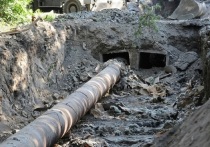 25 декабря в Дегтярске в ходе проведения капремонта водовода на участке от реки Чусовая до насосно-фильтровальной станции 1-го подъема произошел порыв водовода