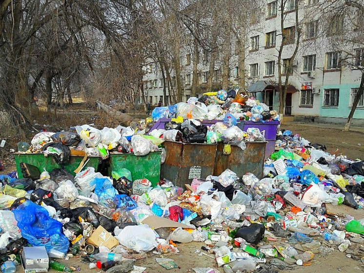 Проблемы с несвоевременным вывозом мусора в Орловской области продолжаются