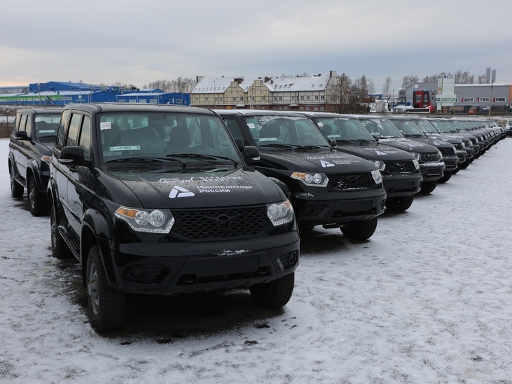 Гладков: белгородским военнослужащим передали 100 машин УАЗ
