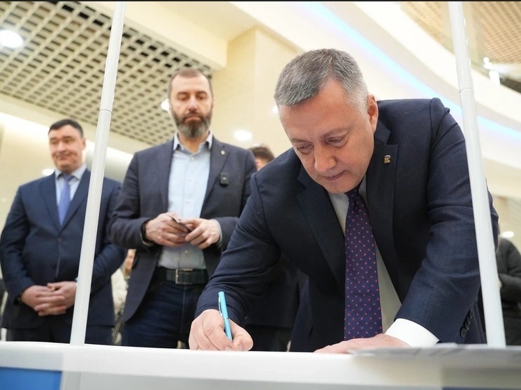 В Иркутске стартовал сбор подписей в поддержку выдвижения Владимира Путина