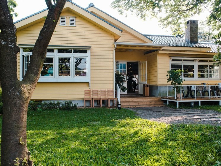 За 2023 год россияне стали меньше покупать дачи и коттеджи