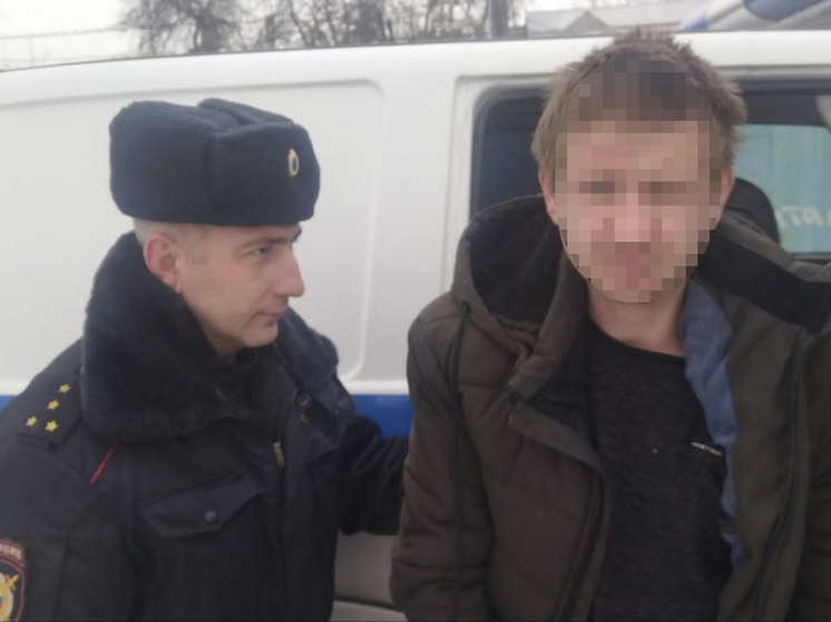 На окраине Рязани полицейские задержали 36-летнего мужчину с наркотиками