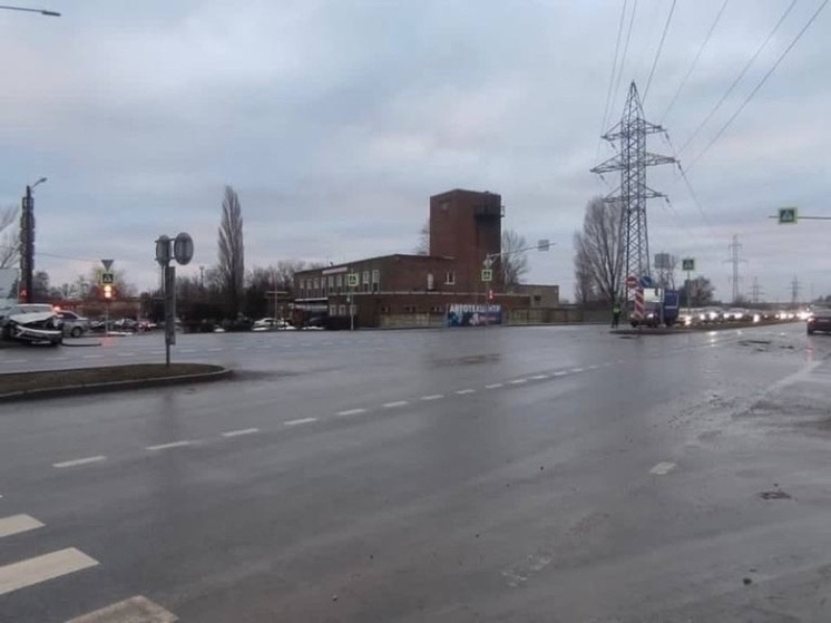 В Волгодонске четыре человека пострадали в аварии