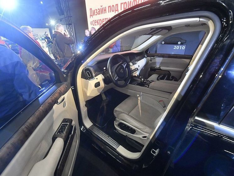 Приехавшие в Санкт-Петербург лидеры стран СНГ передвигаются на «Аурусах»