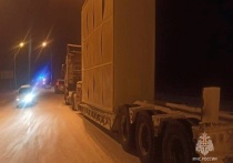 В Оренбургской области 18 автолюбителей оказались в снежном плену, сообщили в пресс-службе регионального УМЧС