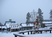 Телеканал RTVI со ссылкой на Министерство иностранных дел Финляндии сообщает, что у россиян не будет возможности написать бумажное письмо Санта-Клаусу, живущему в Лапландии у полярного круга