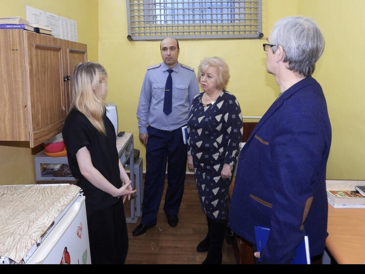 Следственный изолятор № 1 посетила Уполномоченный по правам ребенка в Смоленской области