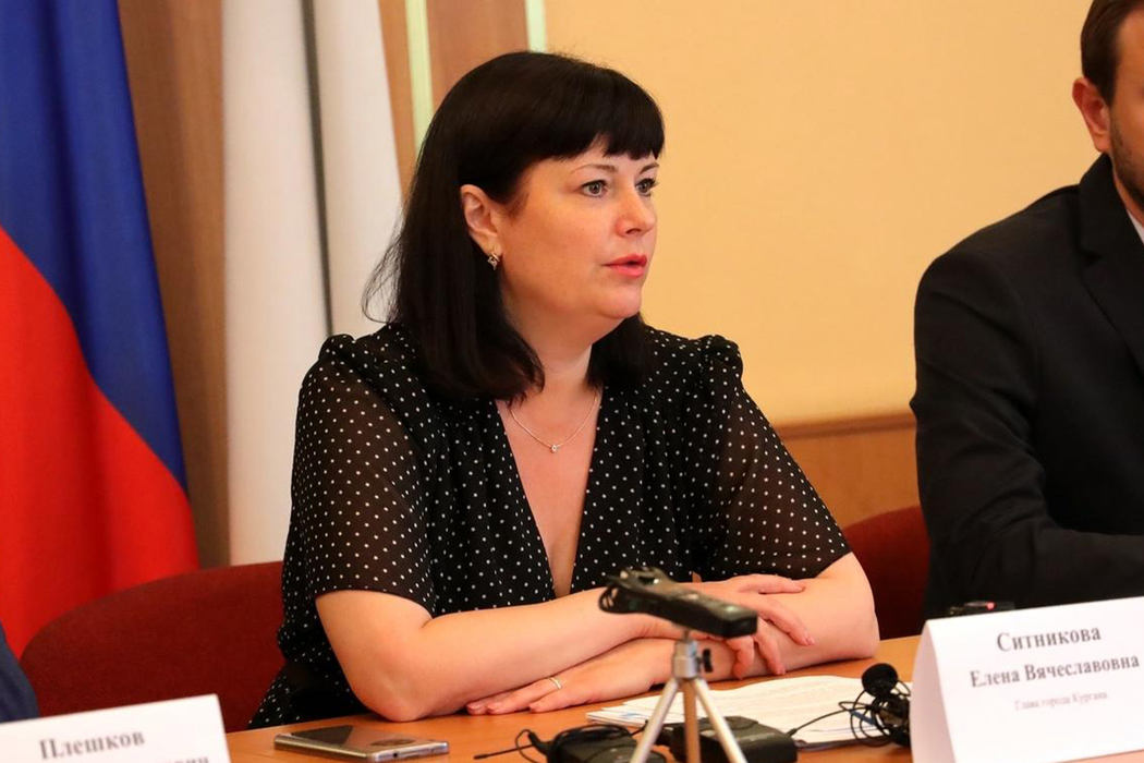 Глава Кургана Елена Ситникова задержана силовиками: рабочие фото разных лет